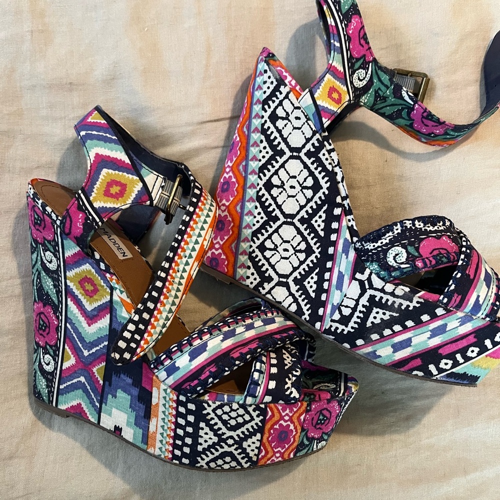 Steve madden winona boho multi color print wedges